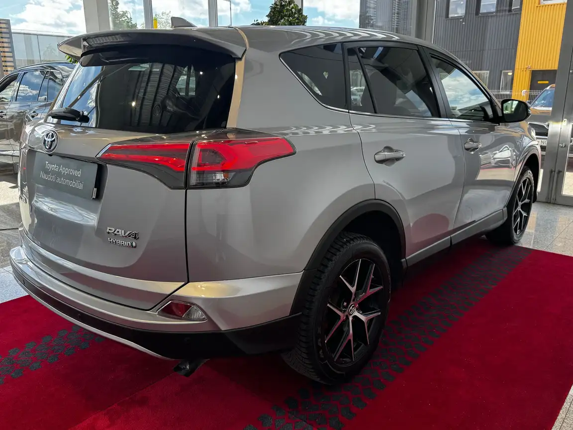 TOYOTA RAV4