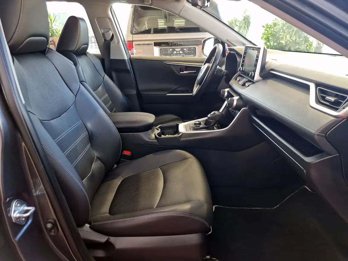 TOYOTA RAV4