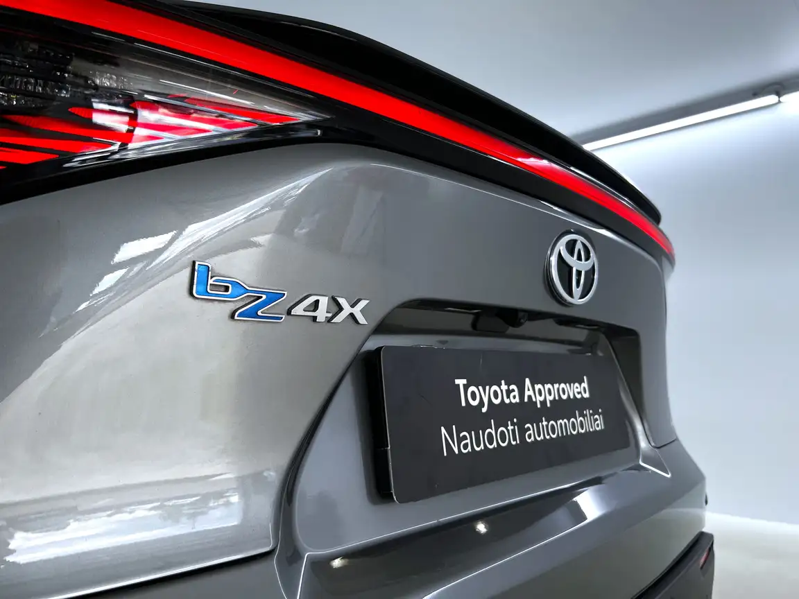 TOYOTA BZ4X