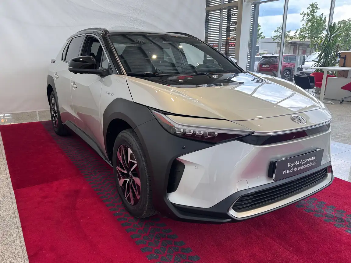 TOYOTA BZ4X