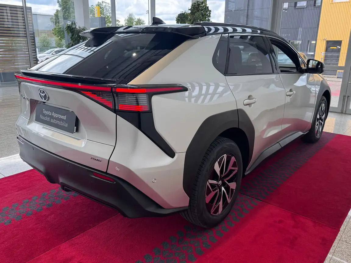 TOYOTA BZ4X