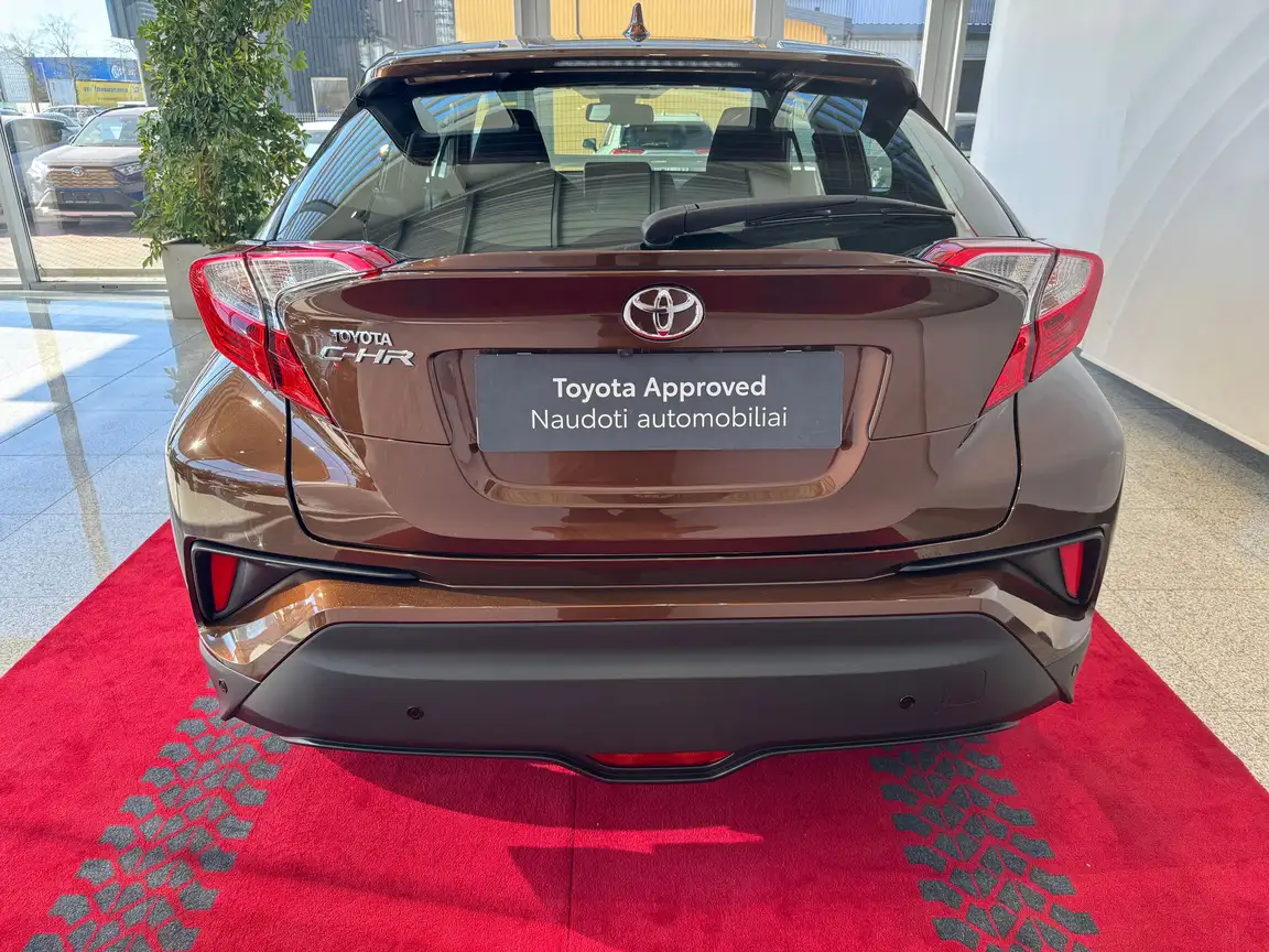 TOYOTA C-HR