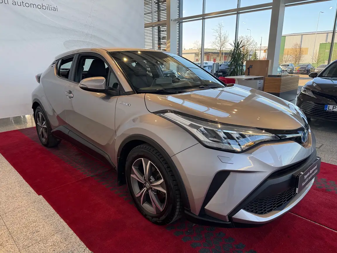 TOYOTA C-HR