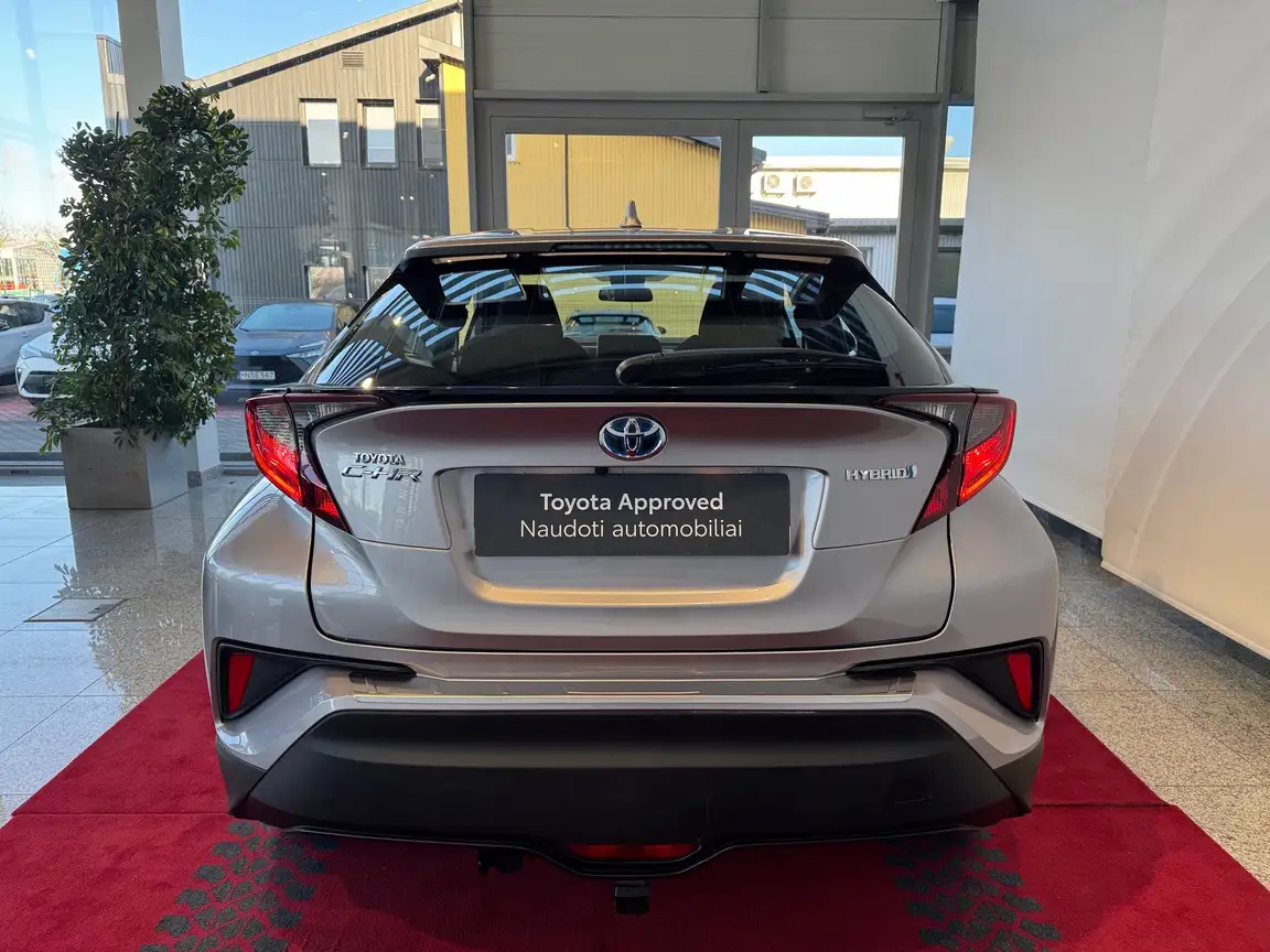 TOYOTA C-HR