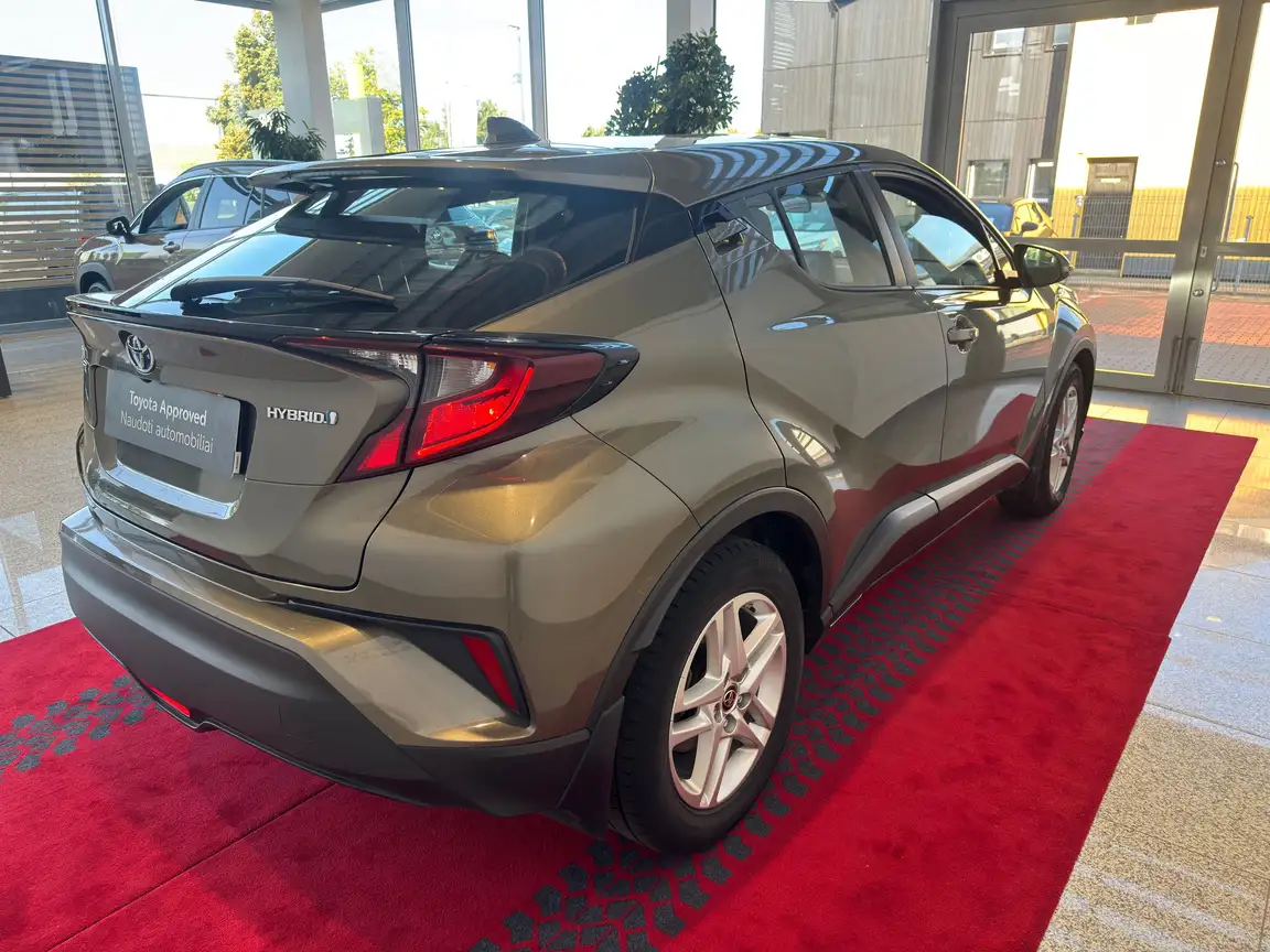 TOYOTA C-HR