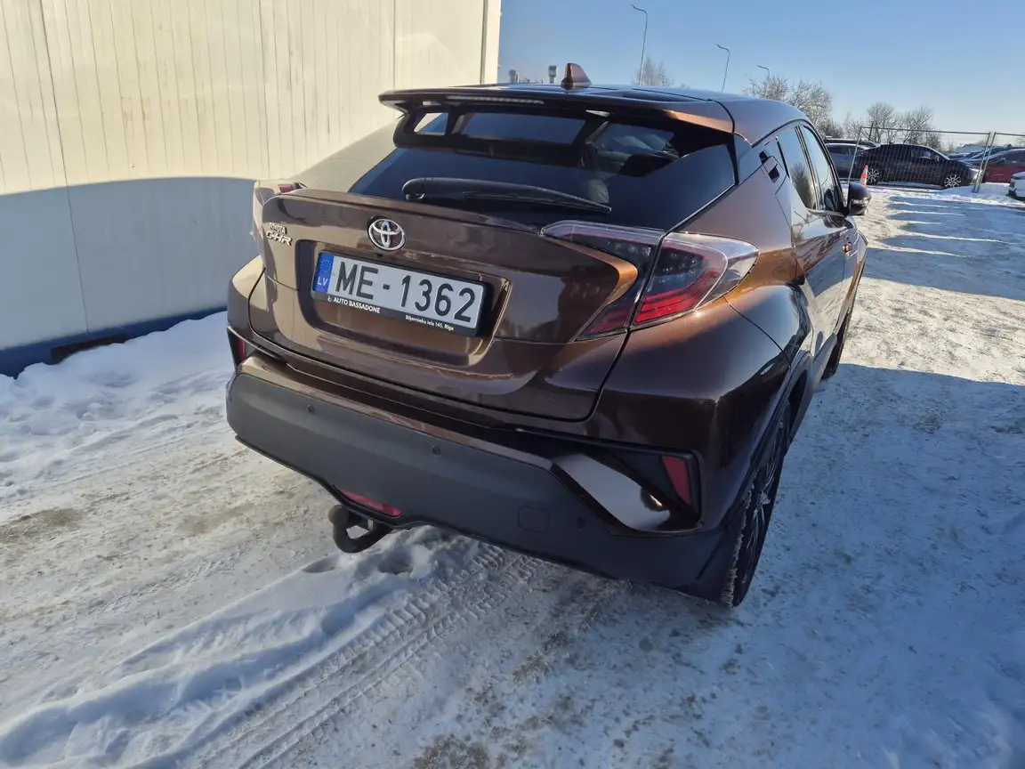 TOYOTA C-HR