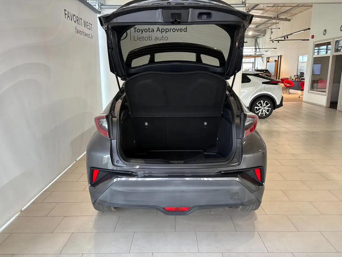 TOYOTA C-HR