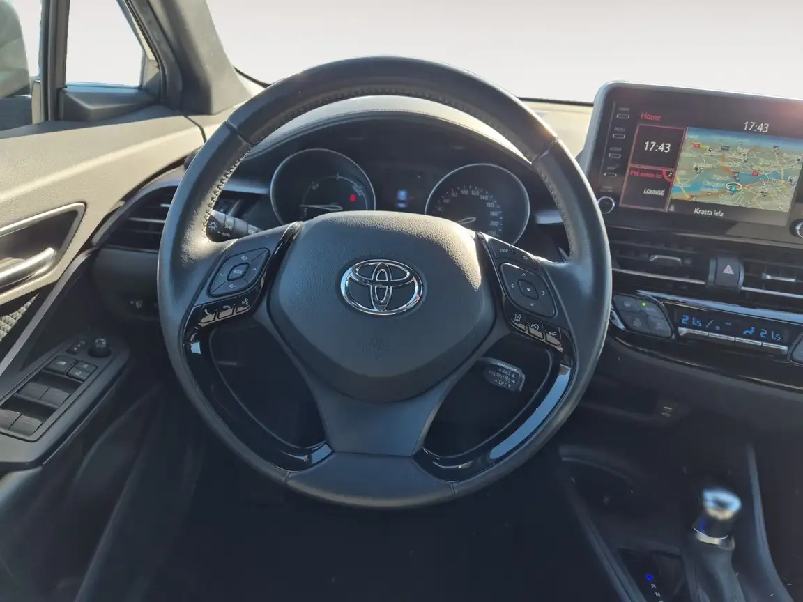TOYOTA C-HR