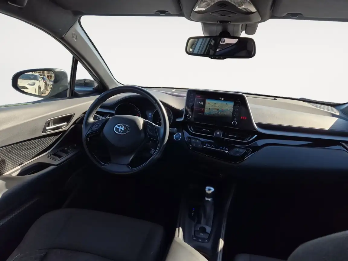 TOYOTA C-HR