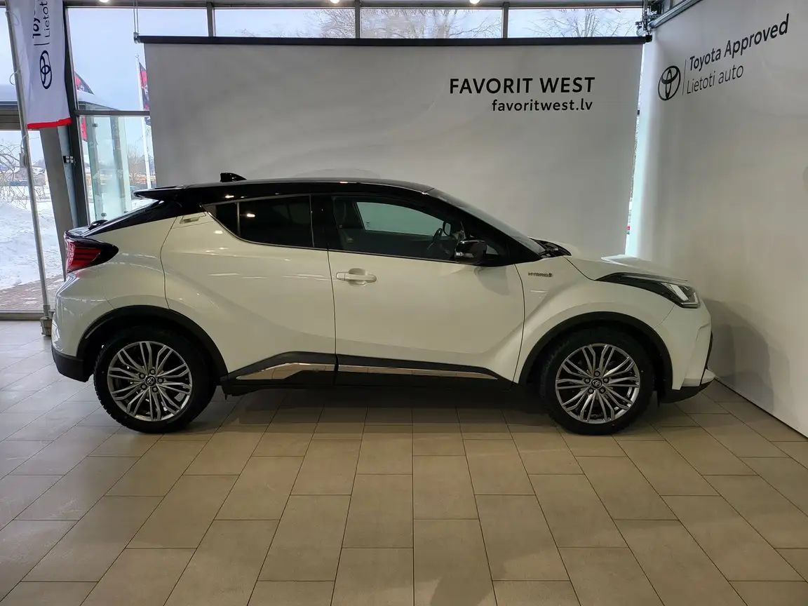 TOYOTA C-HR