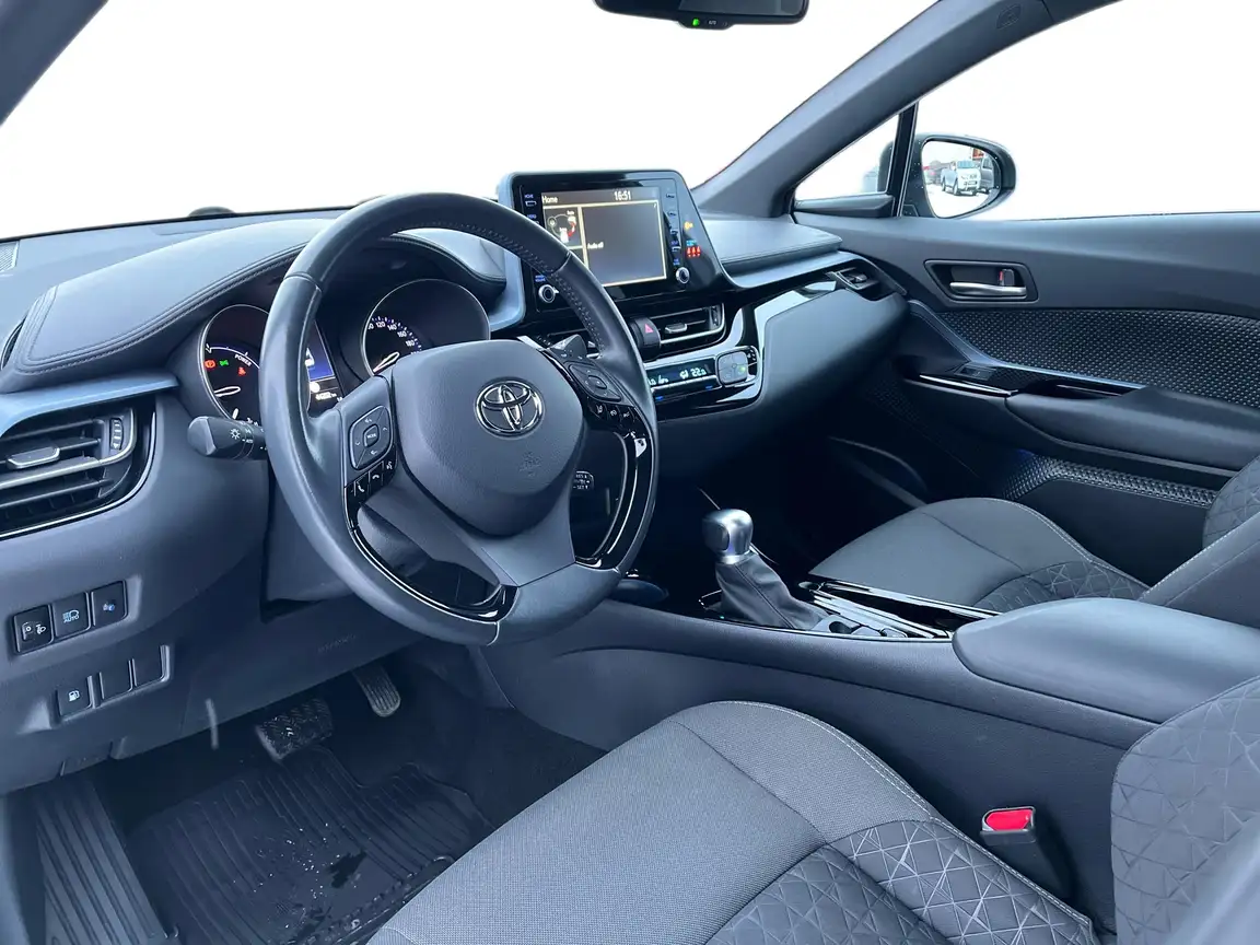 TOYOTA C-HR