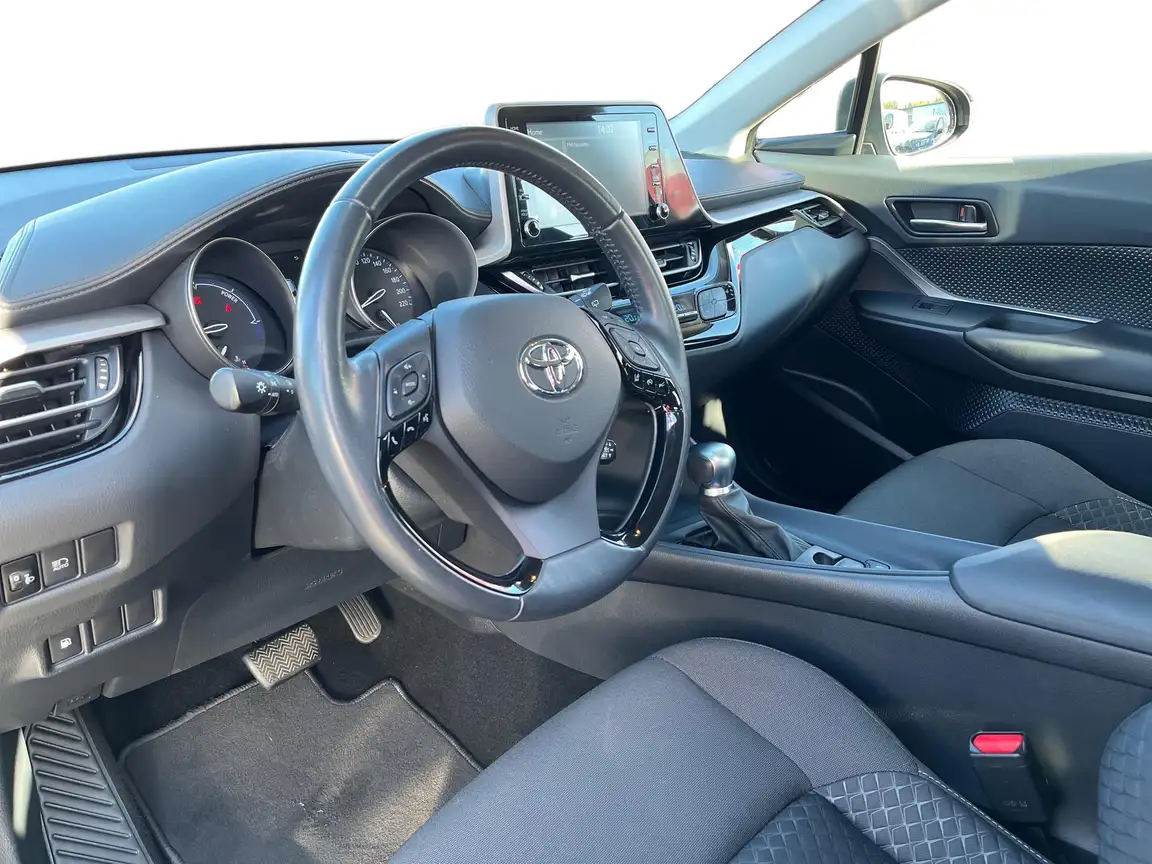 TOYOTA C-HR