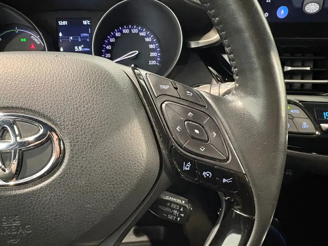 TOYOTA C-HR