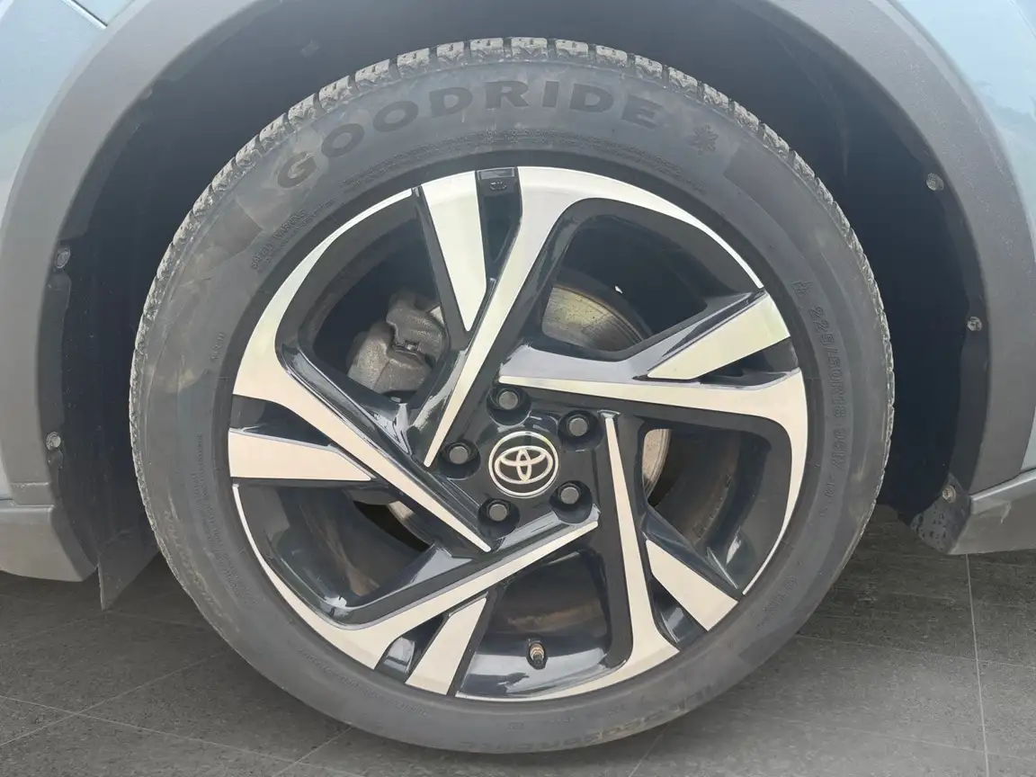 TOYOTA C-HR