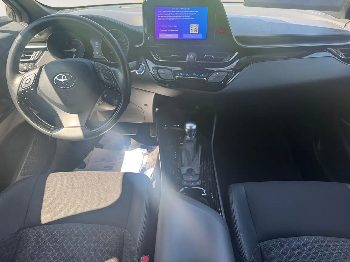 TOYOTA C-HR