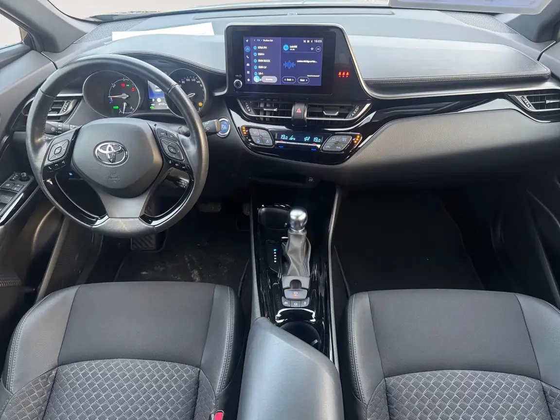 TOYOTA C-HR