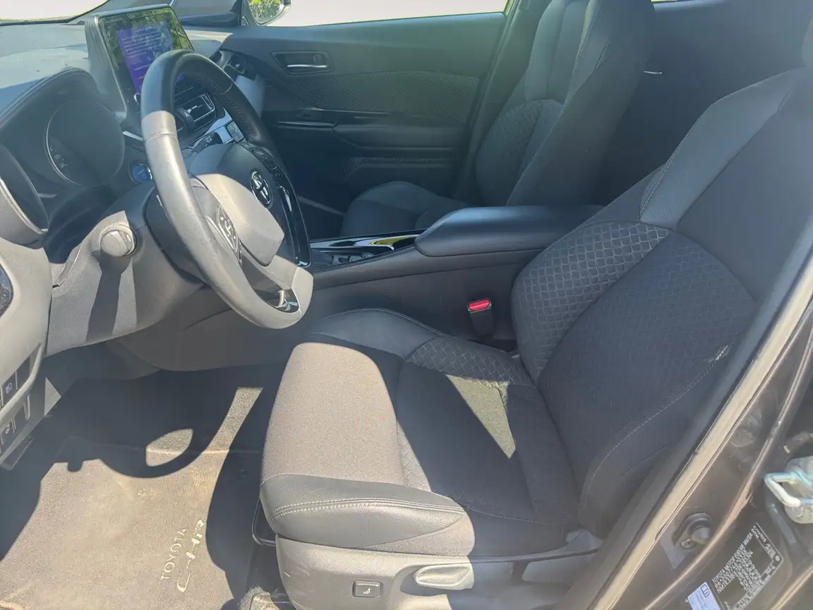 TOYOTA C-HR