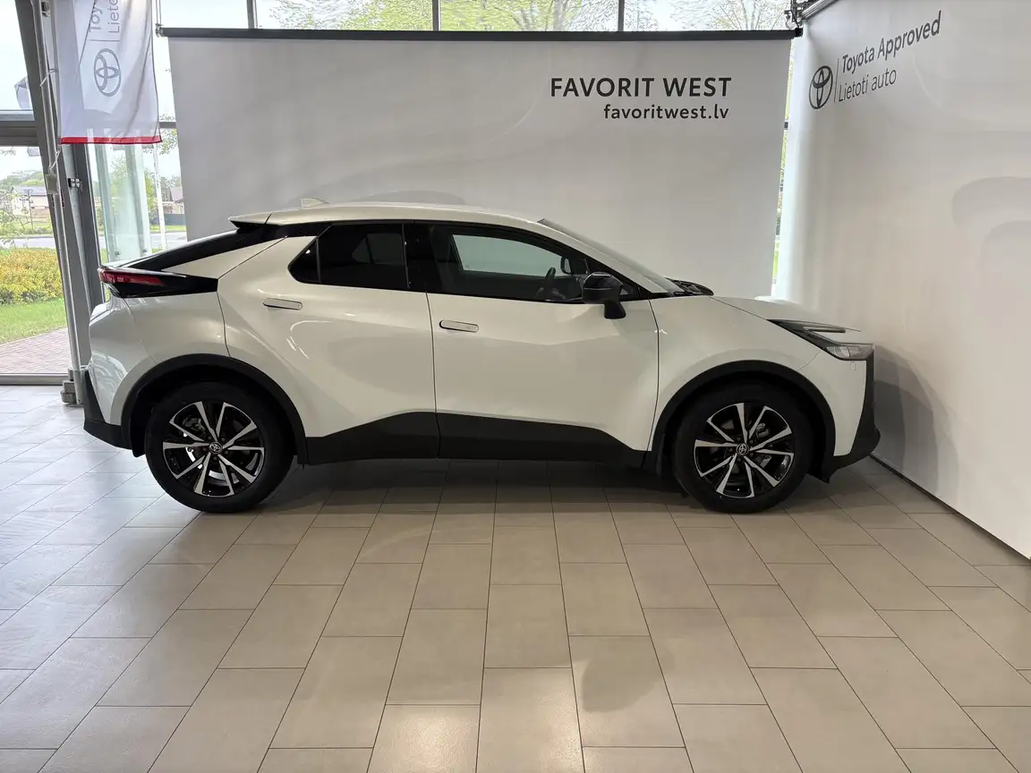 TOYOTA C-HR