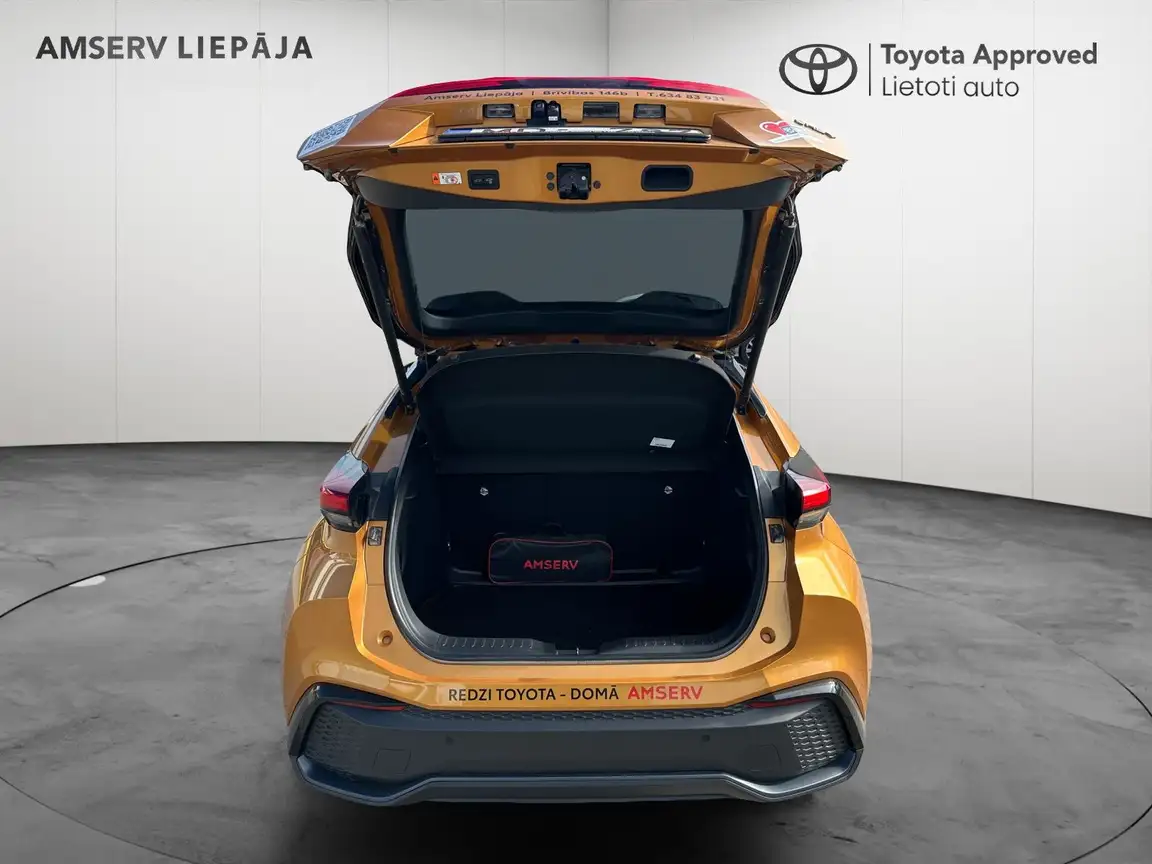 TOYOTA C-HR