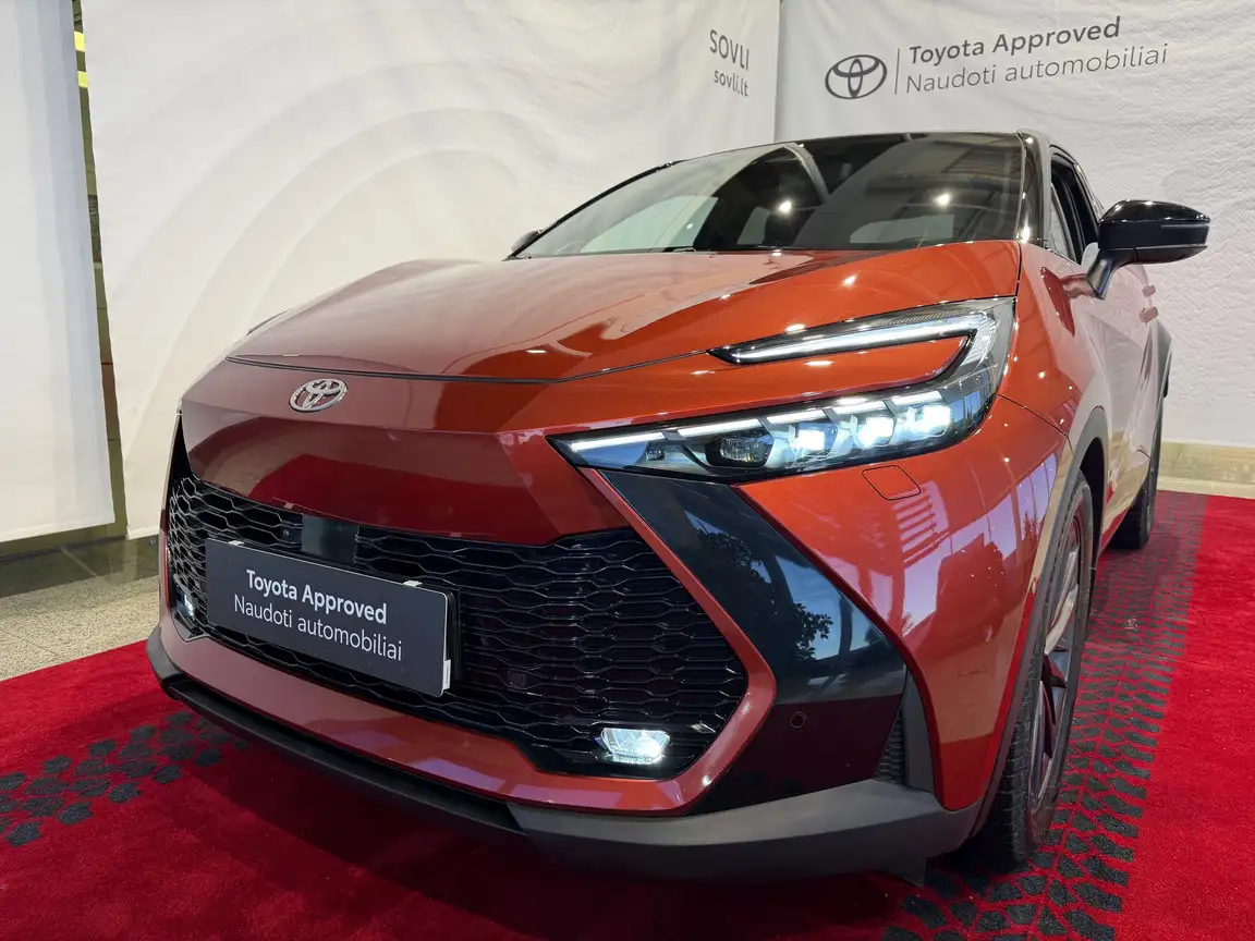 TOYOTA C-HR