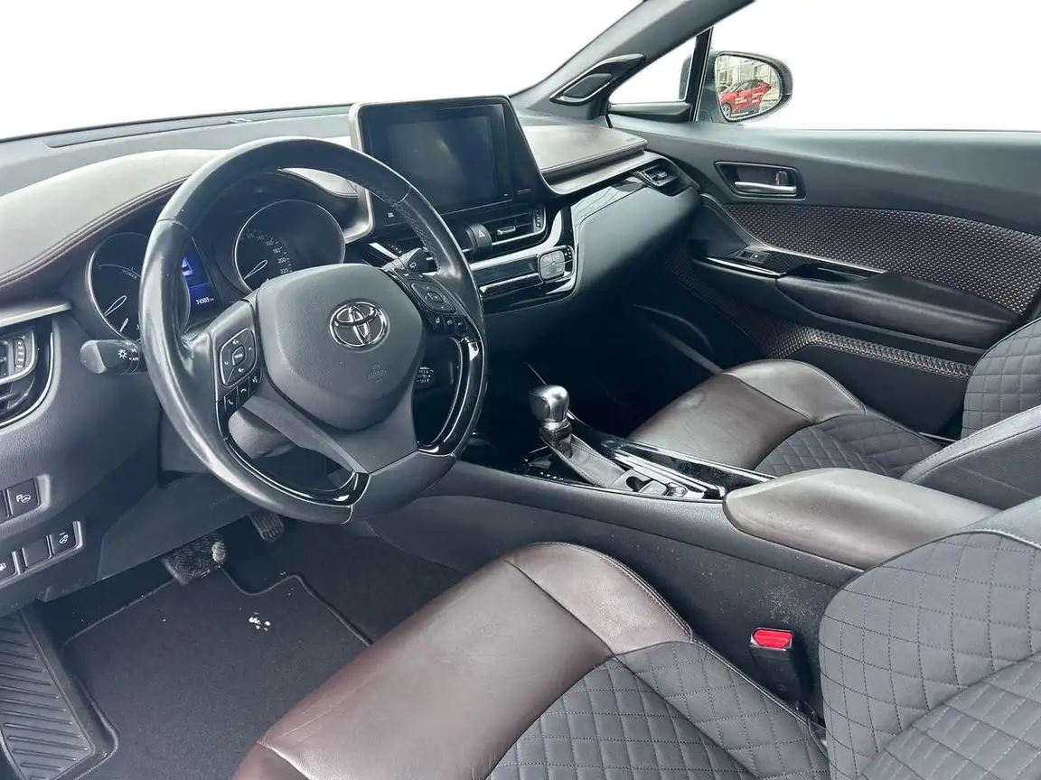 TOYOTA C-HR