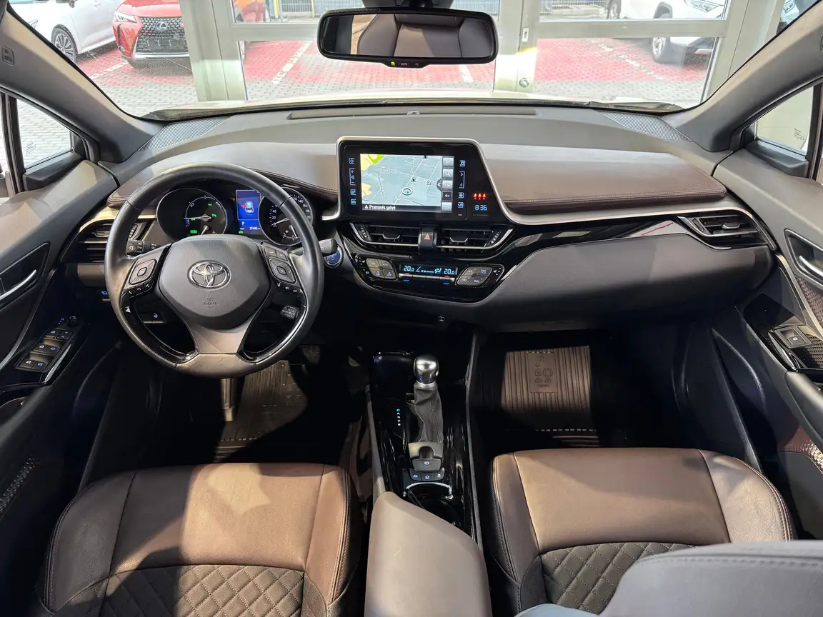 TOYOTA C-HR