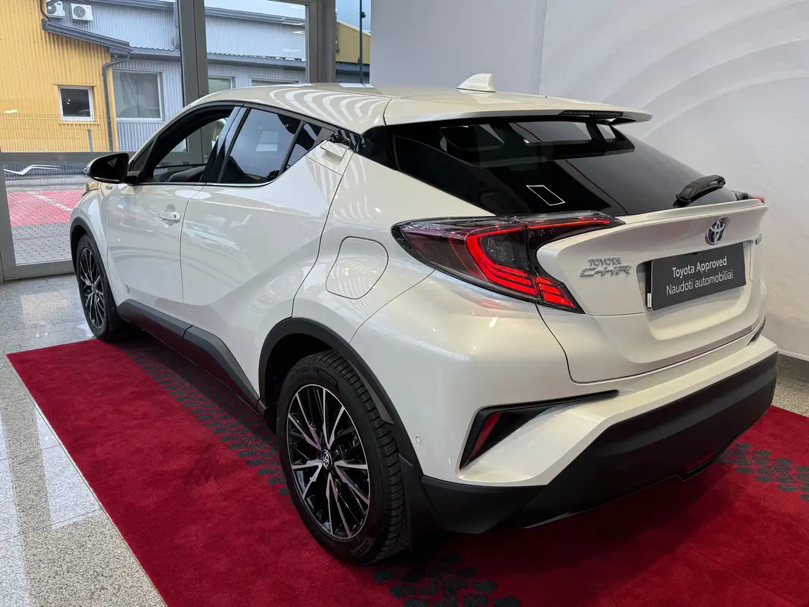 TOYOTA C-HR