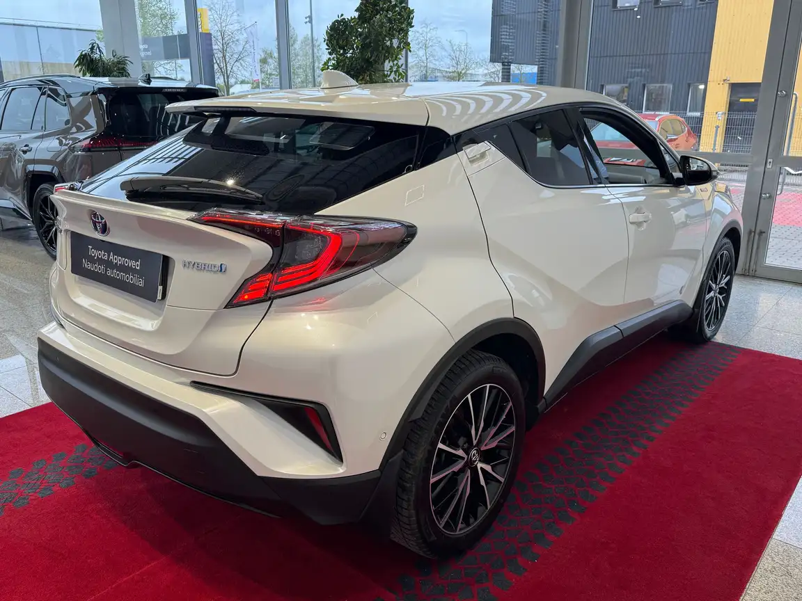 TOYOTA C-HR