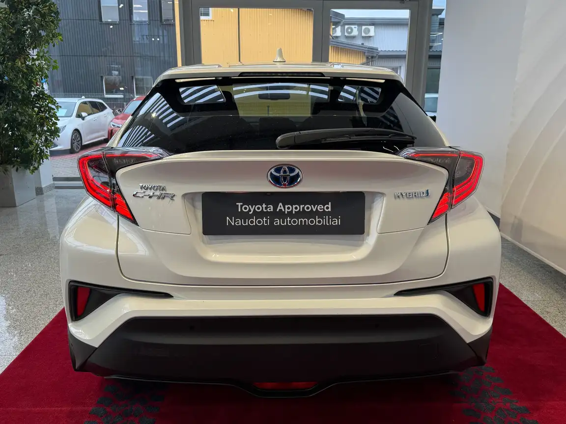 TOYOTA C-HR