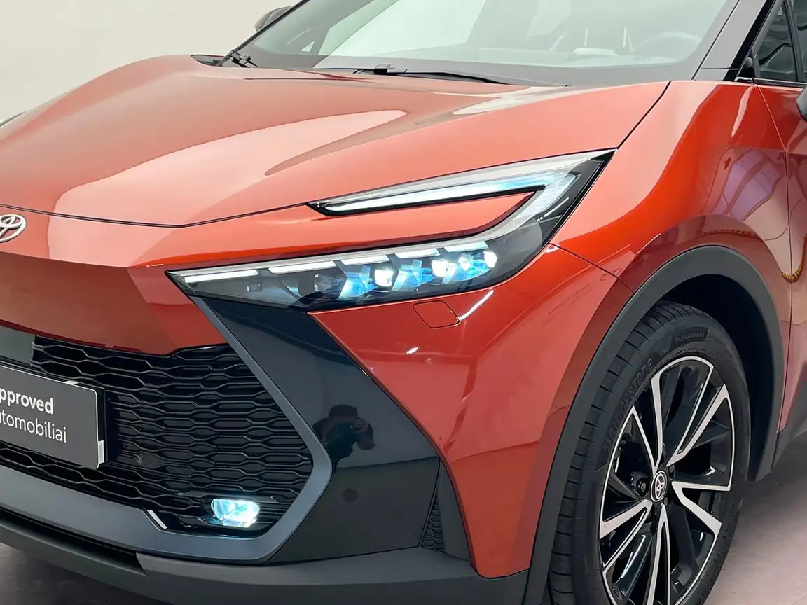 TOYOTA C-HR