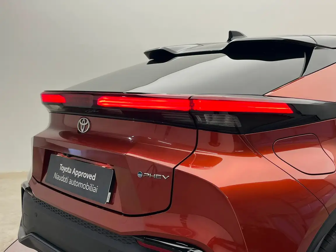 TOYOTA C-HR