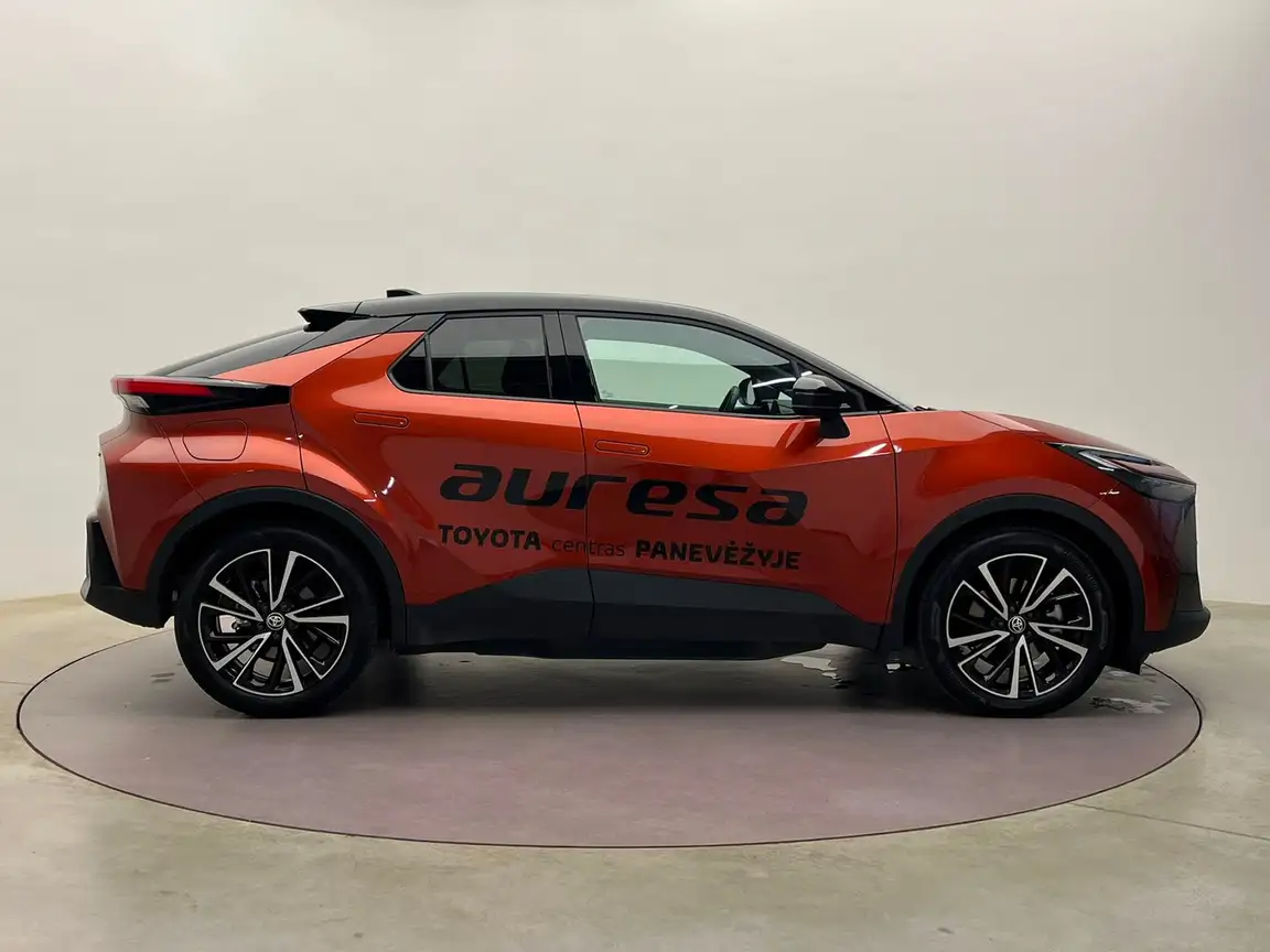 TOYOTA C-HR