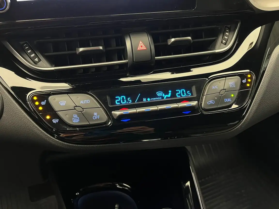 TOYOTA C-HR