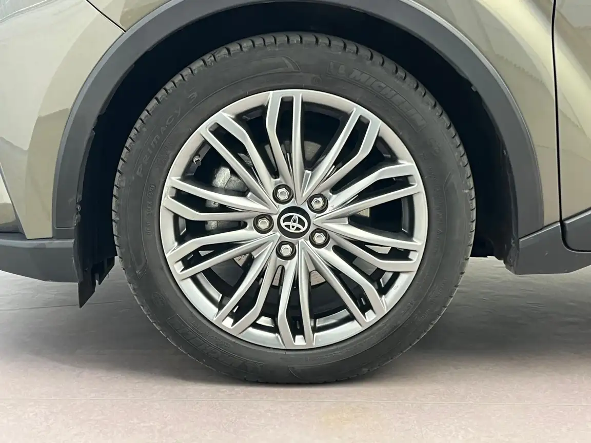 TOYOTA C-HR