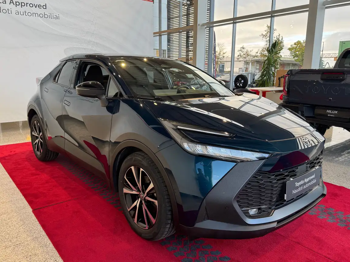 TOYOTA C-HR