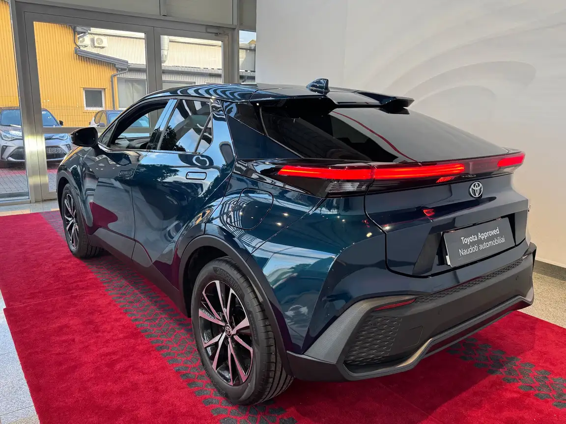 TOYOTA C-HR