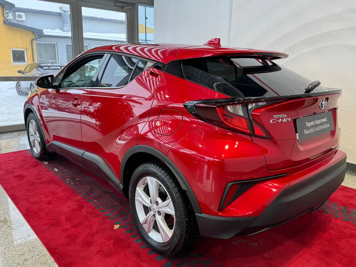 TOYOTA C-HR