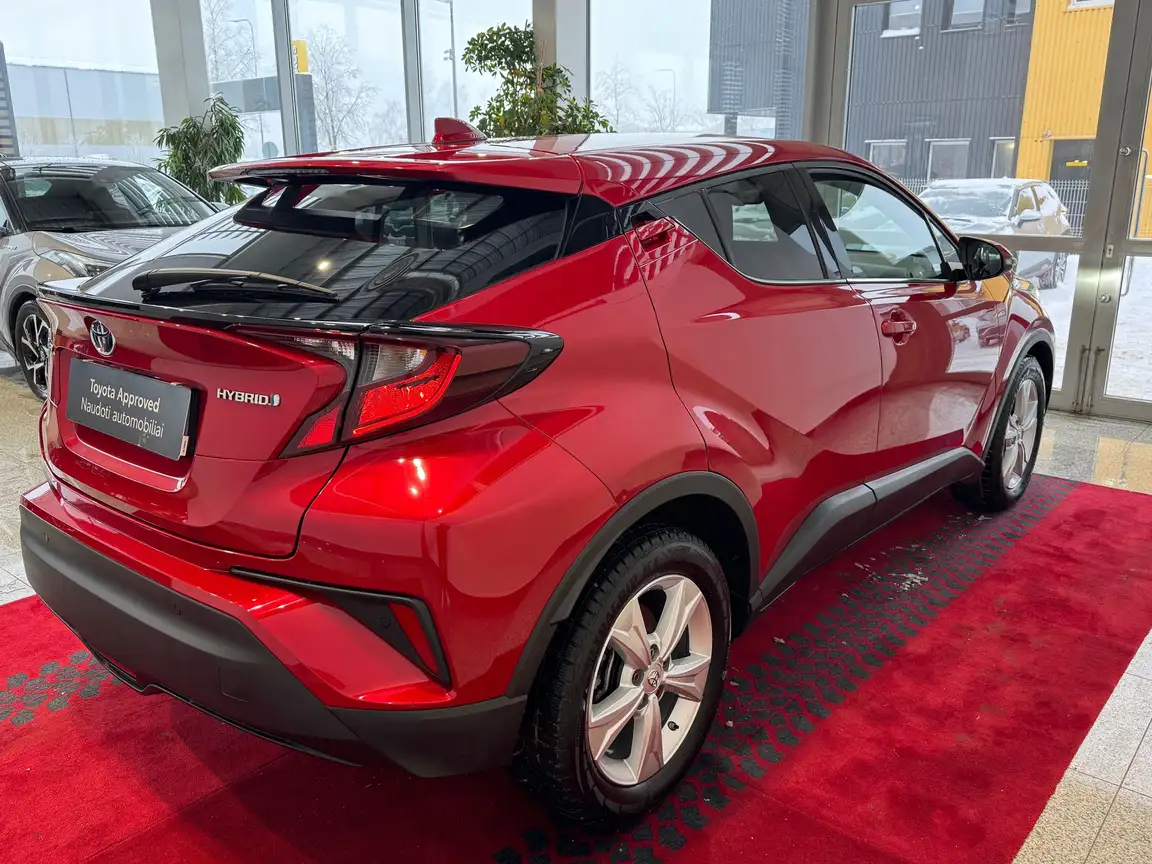 TOYOTA C-HR