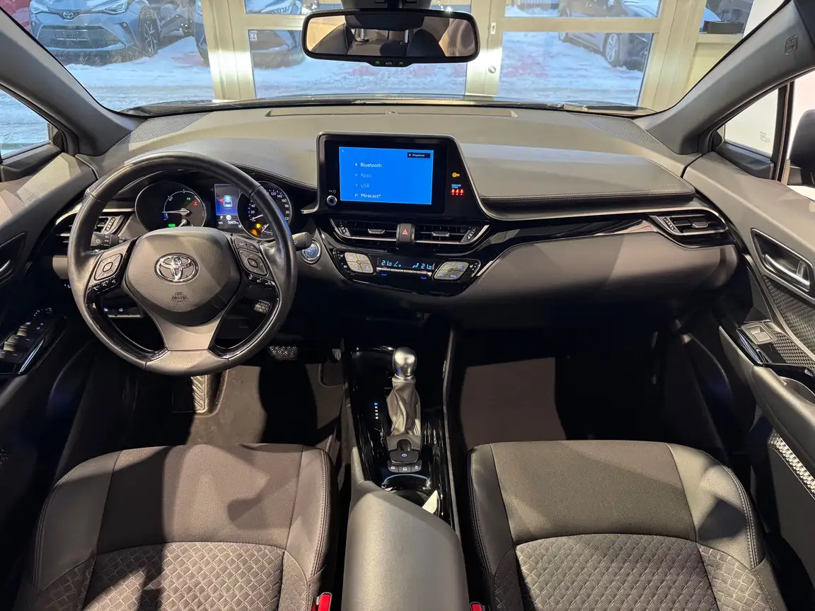 TOYOTA C-HR