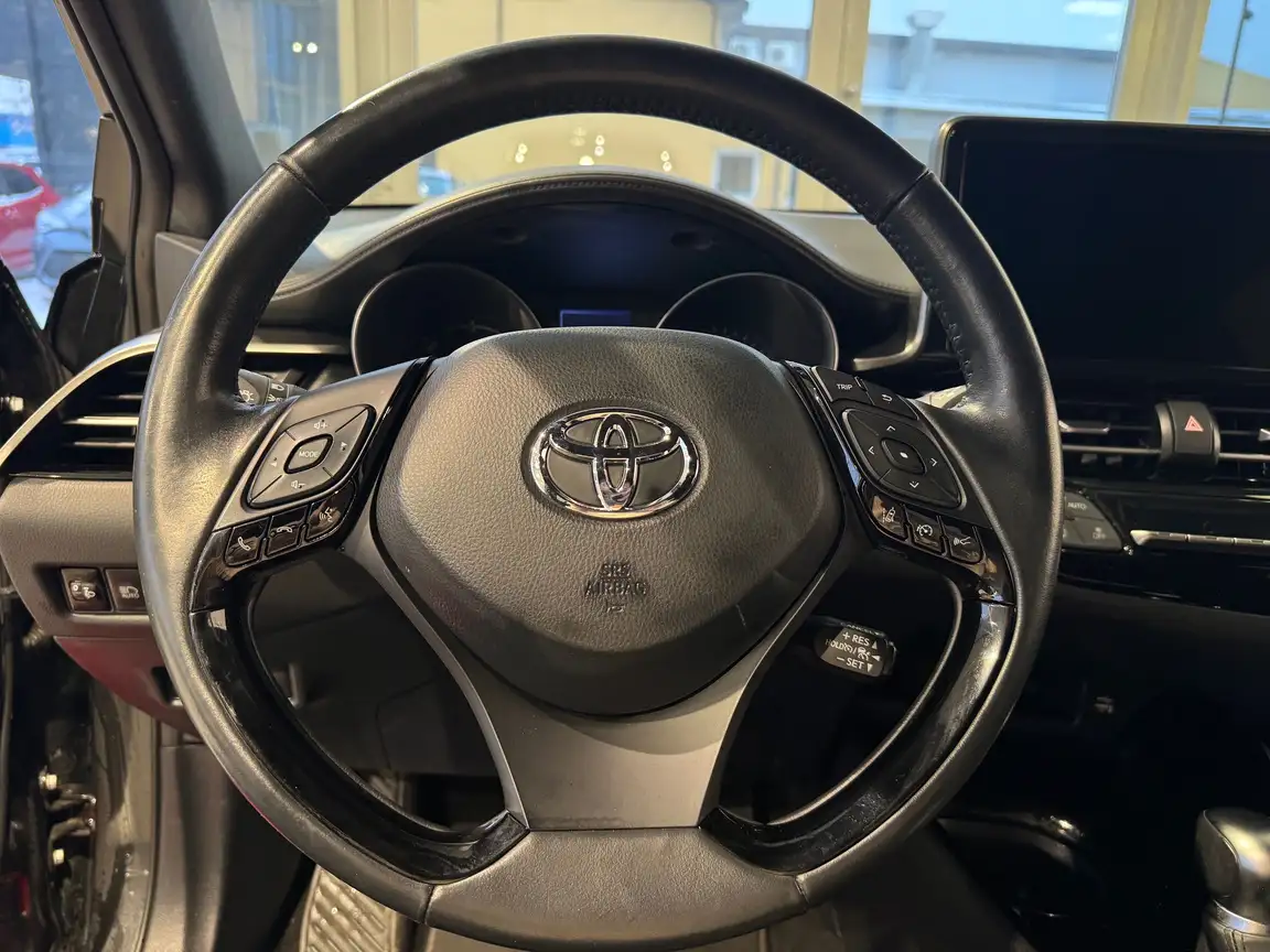 TOYOTA C-HR