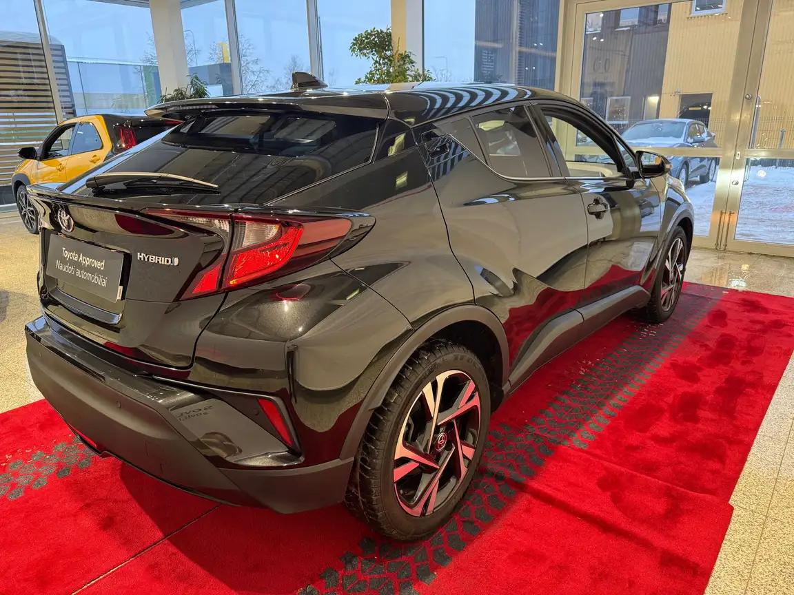 TOYOTA C-HR