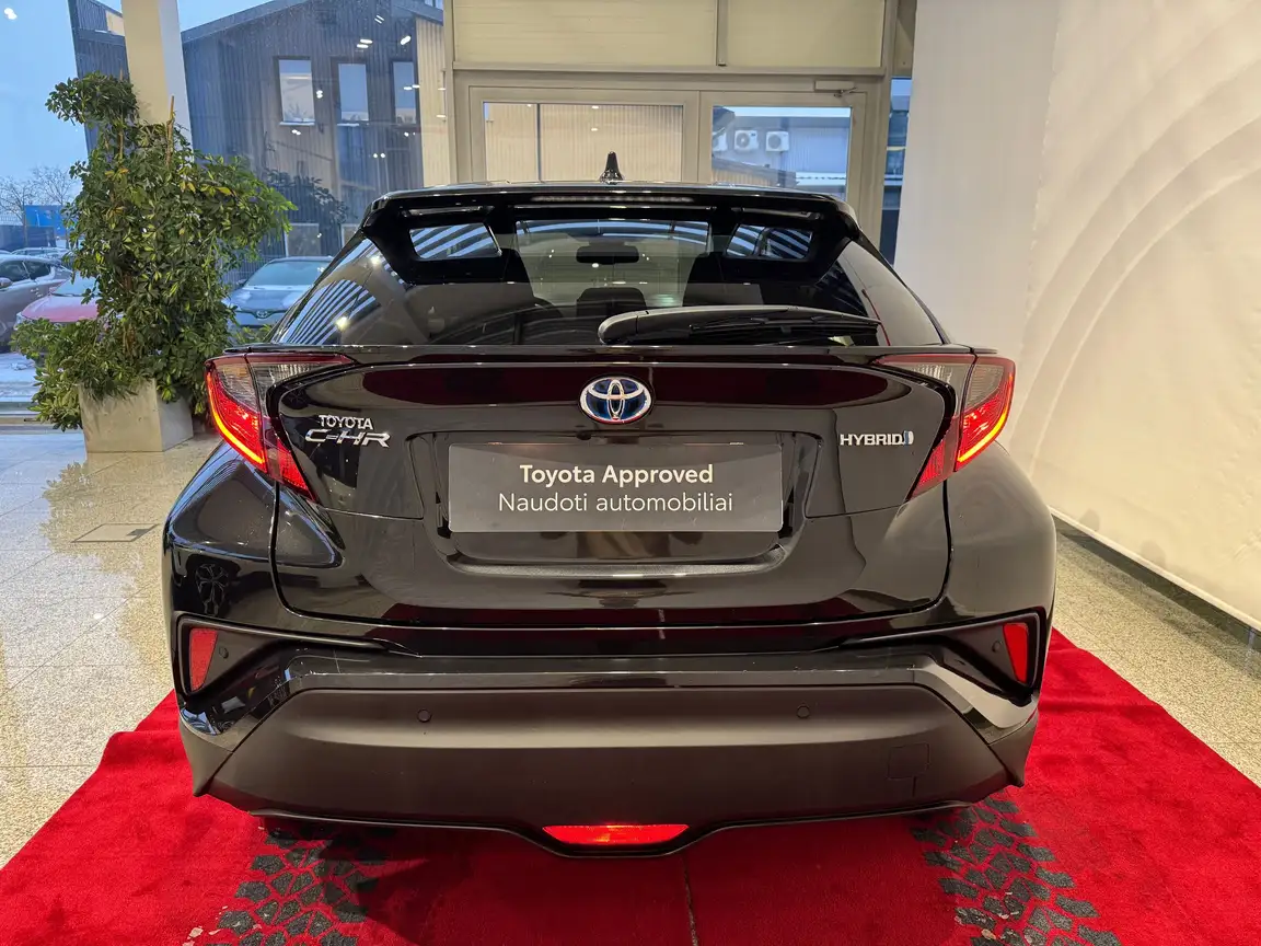 TOYOTA C-HR