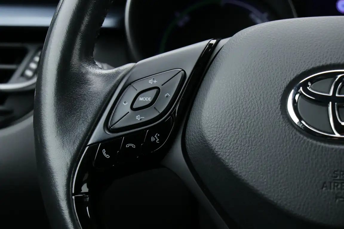 TOYOTA C-HR