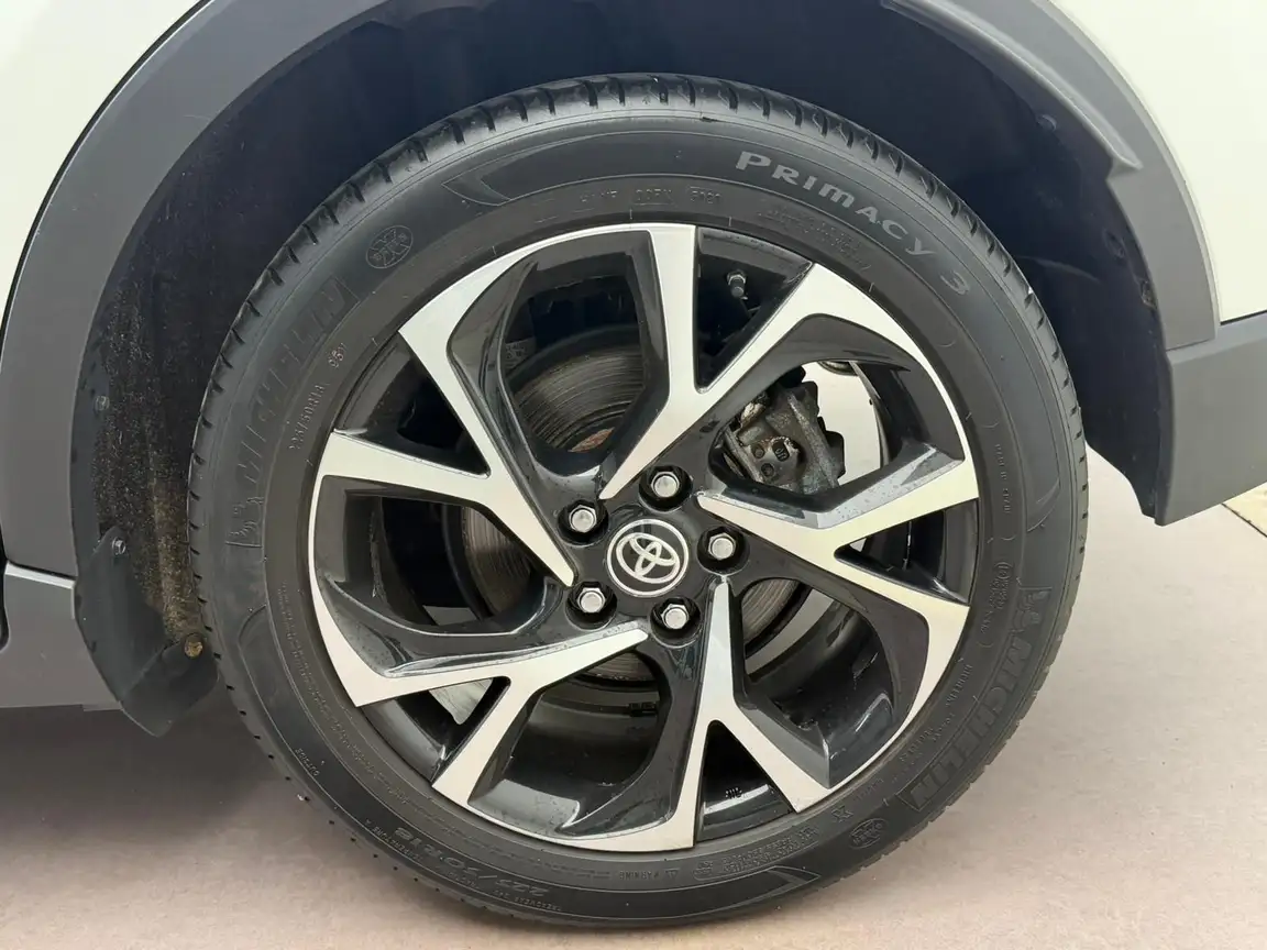 TOYOTA C-HR