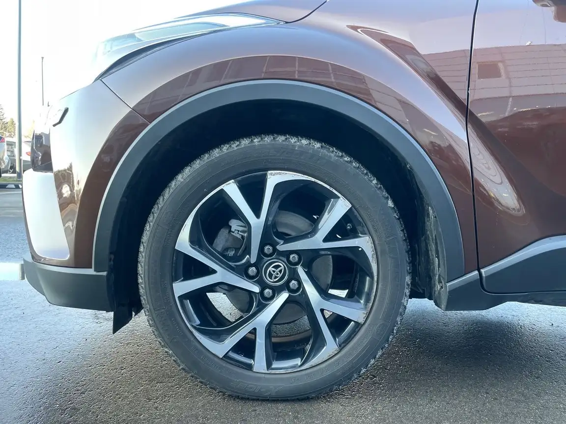 TOYOTA C-HR