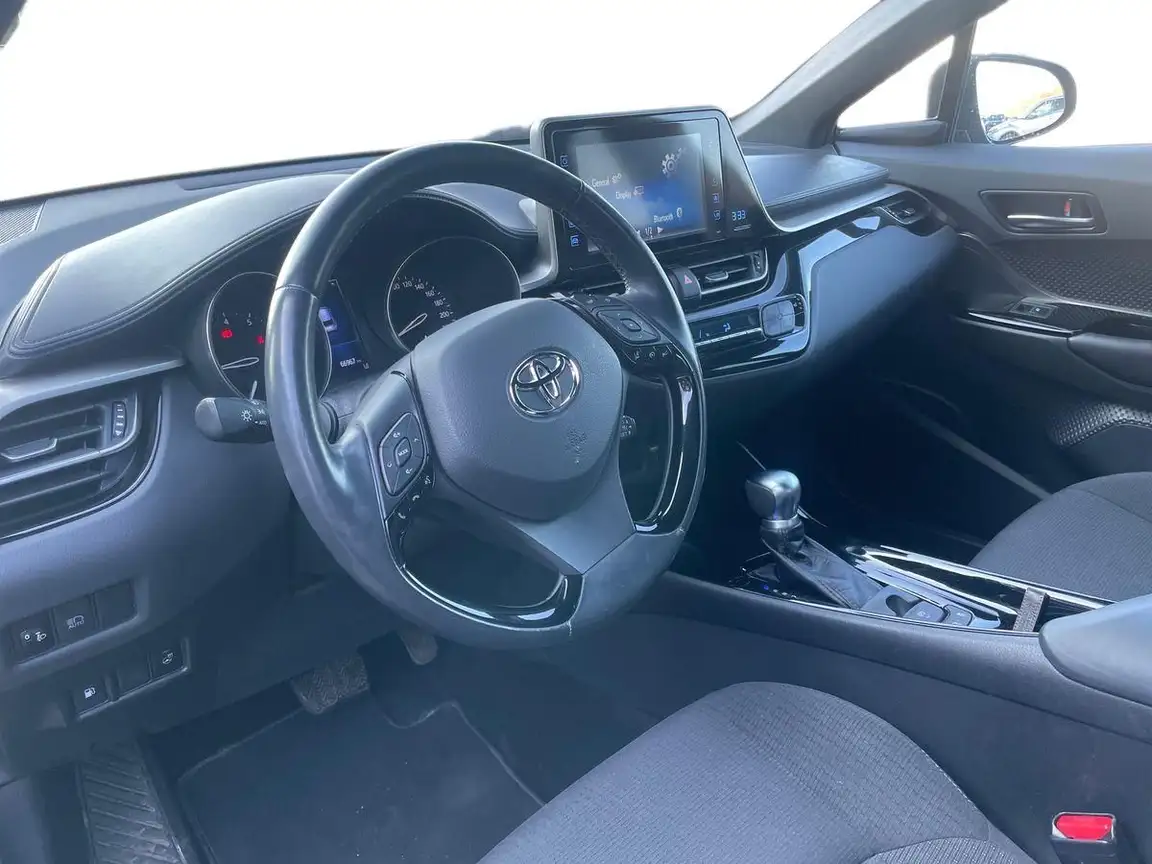 TOYOTA C-HR