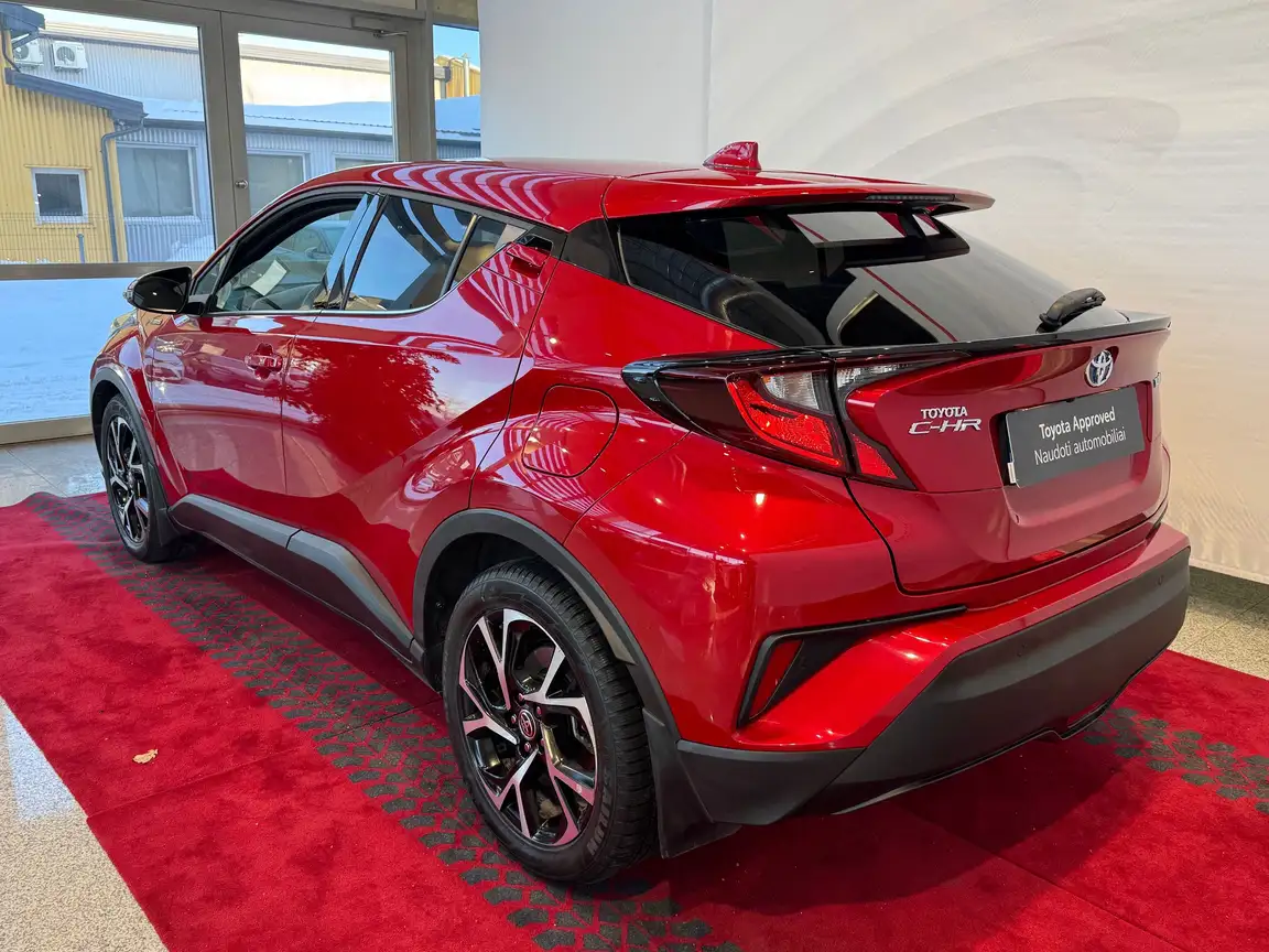 TOYOTA C-HR