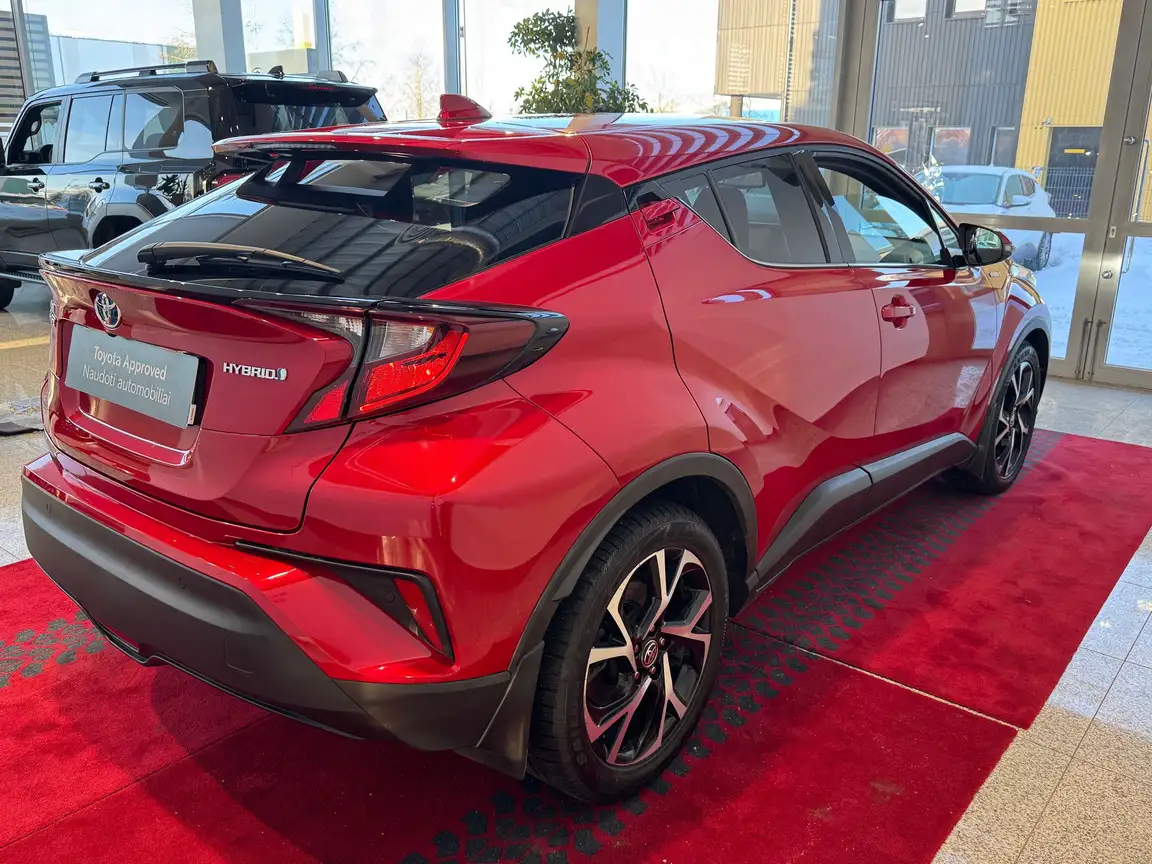 TOYOTA C-HR