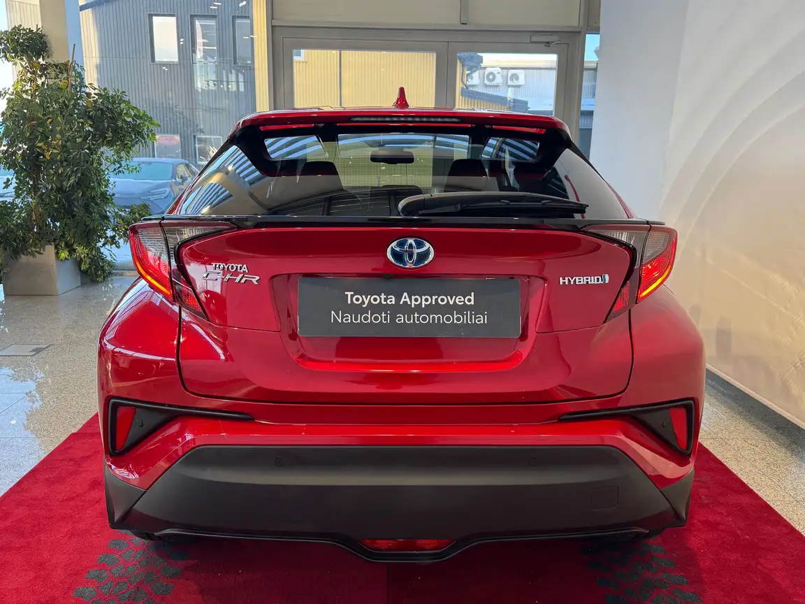 TOYOTA C-HR