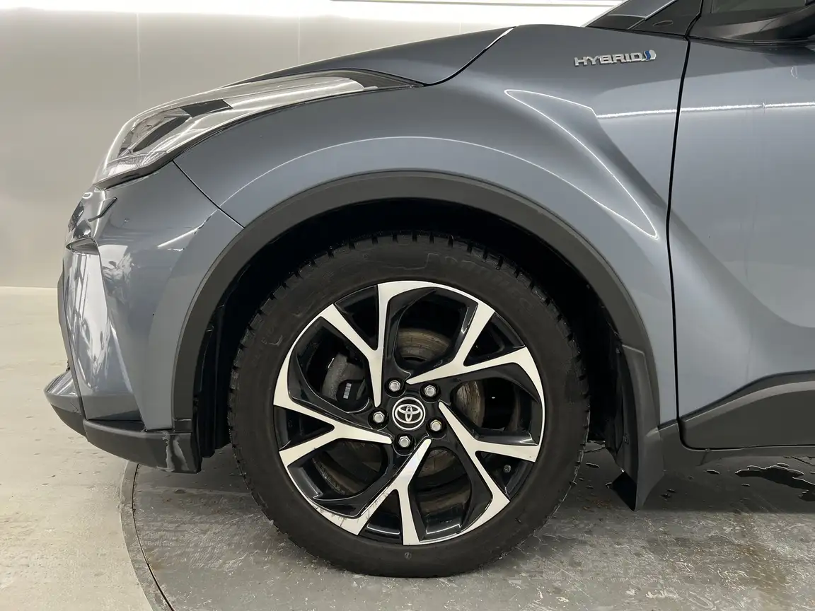 TOYOTA C-HR